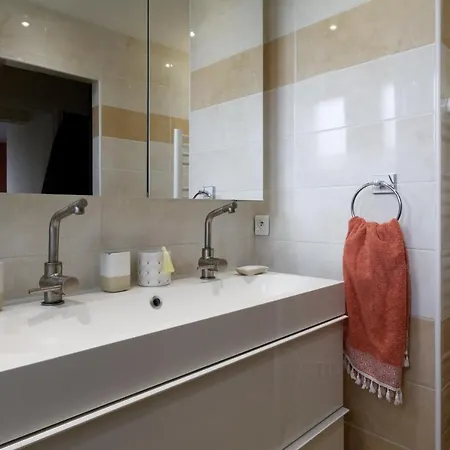 006 - Le Corum 2 Chambres, Parking, Wifi, Clim, Centre Apartment